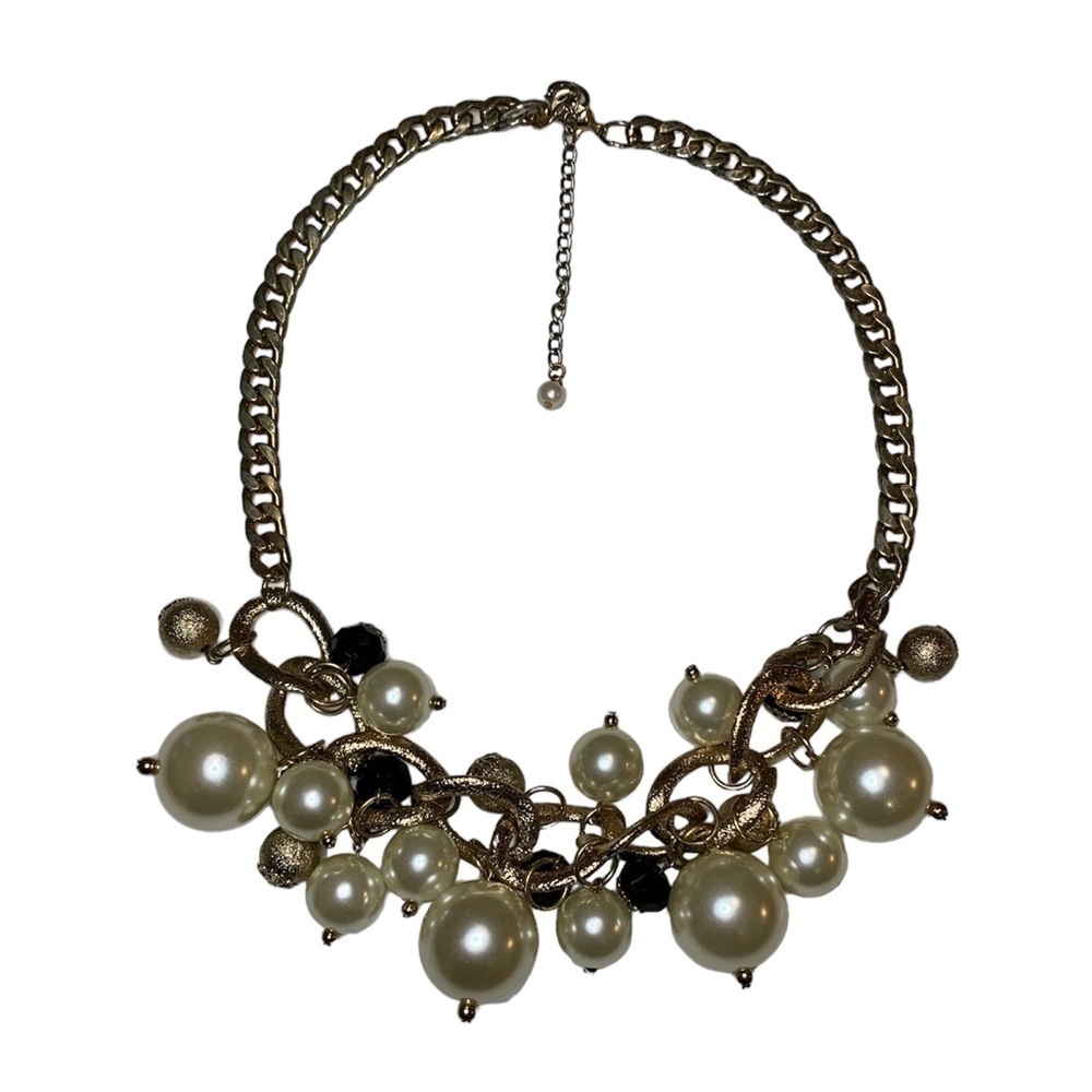 Pearl and chain statement necklace